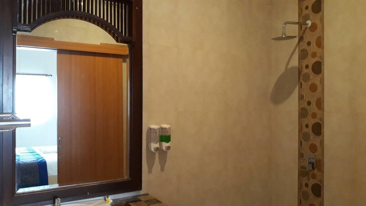 Asiana Lovina Hotel Екстериор снимка